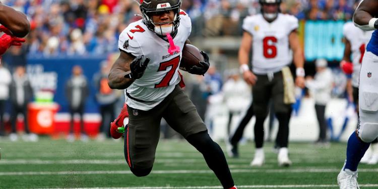 4 Keys to a Week 13 fantasy football victory (and one RB stash for the future) 4 Keys to a Week 13 fantasy football victory (and one RB stash for the future)