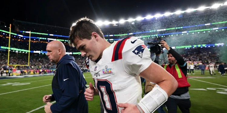 Mike Vrabel Discusses Team Approach with Drake Maye Mike Vrabel Discusses Team Approach with Drake Maye