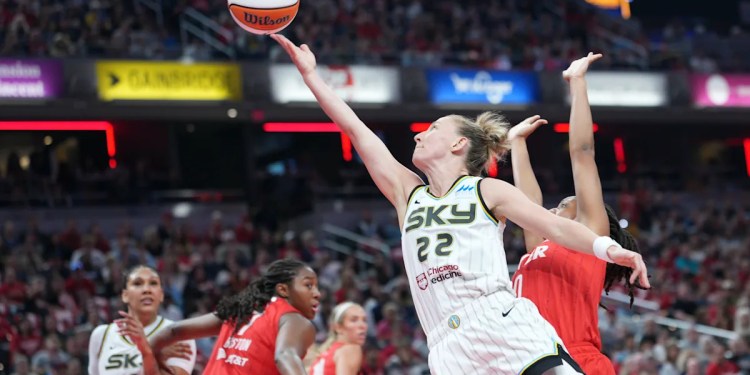 Sky guard Courtney Vandersloot to miss remainder of season with torn ACL Sky guard Courtney Vandersloot to miss remainder of season with torn ACL