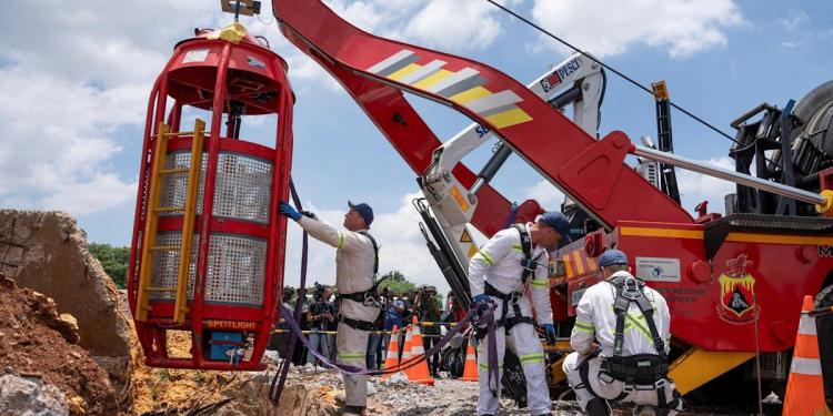 Trapped miners ‘resort to cannibalism’ after police fail to ‘smoke them out’ Trapped miners ‘resort to cannibalism’ after police fail to ‘smoke them out’
