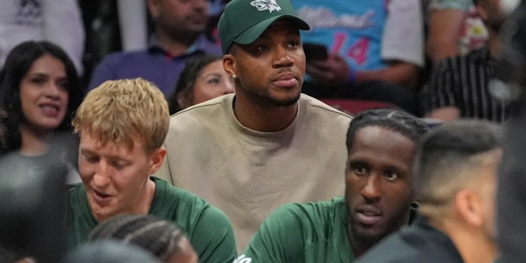 Antetokounmpo Committed to Bucks But Open to Change Antetokounmpo Committed to Bucks But Open to Change