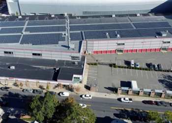 Self-storage rooftops will become a nationwide 100MW+ solar farm Self-storage rooftops will become a nationwide 100MW+ solar farm