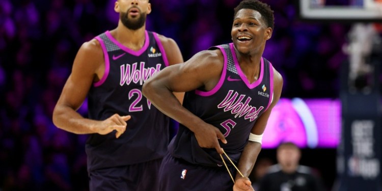 Timberwolves defeat Mavericks, extending their losing streak Timberwolves defeat Mavericks, extending their losing streak