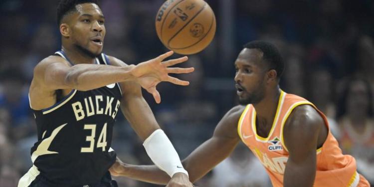 Warriors Receive Update on Giannis Antetokounmpo Trade Warriors Receive Update on Giannis Antetokounmpo Trade