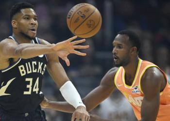 Warriors Receive Update on Giannis Antetokounmpo Trade Warriors Receive Update on Giannis Antetokounmpo Trade
