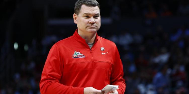 Tommy Lloyd Avoids Question on Darryn Peterson After Kansas Upset Tommy Lloyd Avoids Question on Darryn Peterson After Kansas Upset