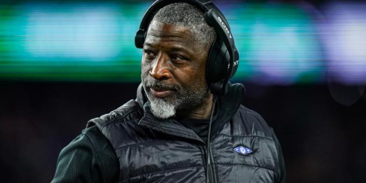 Wink Martindale Advises Aaron Glenn in Jets’ DC Search Wink Martindale Advises Aaron Glenn in Jets’ DC Search