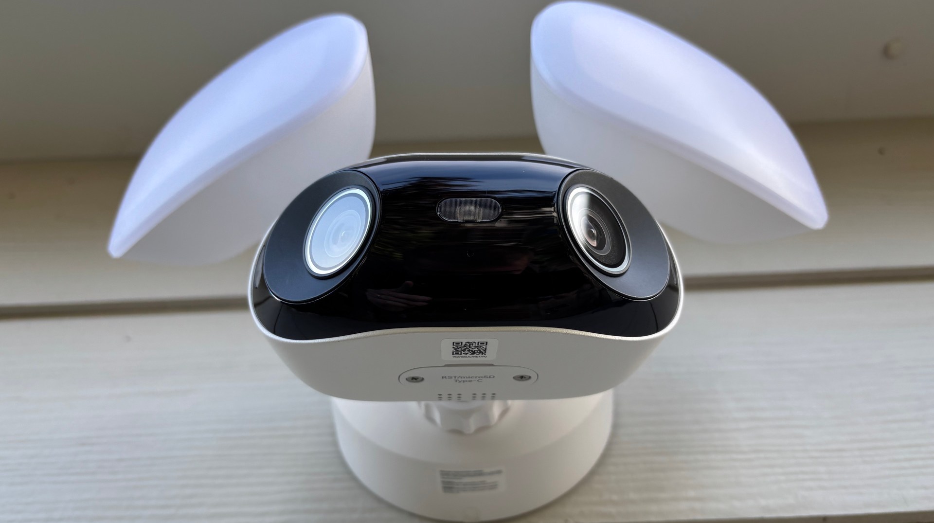 Best smart home security cameras: Wireless and wired smart cam picks Best smart home security cameras: Wireless and wired smart cam picks