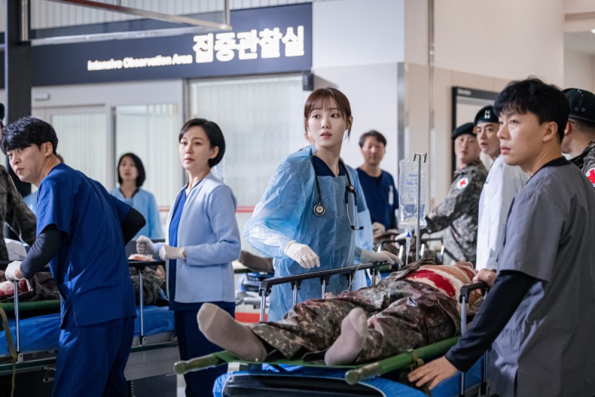 6 drakor medis seru mirip “The Trauma Code: Heroes on Call” 6 drakor medis seru mirip “The Trauma Code: Heroes on Call”