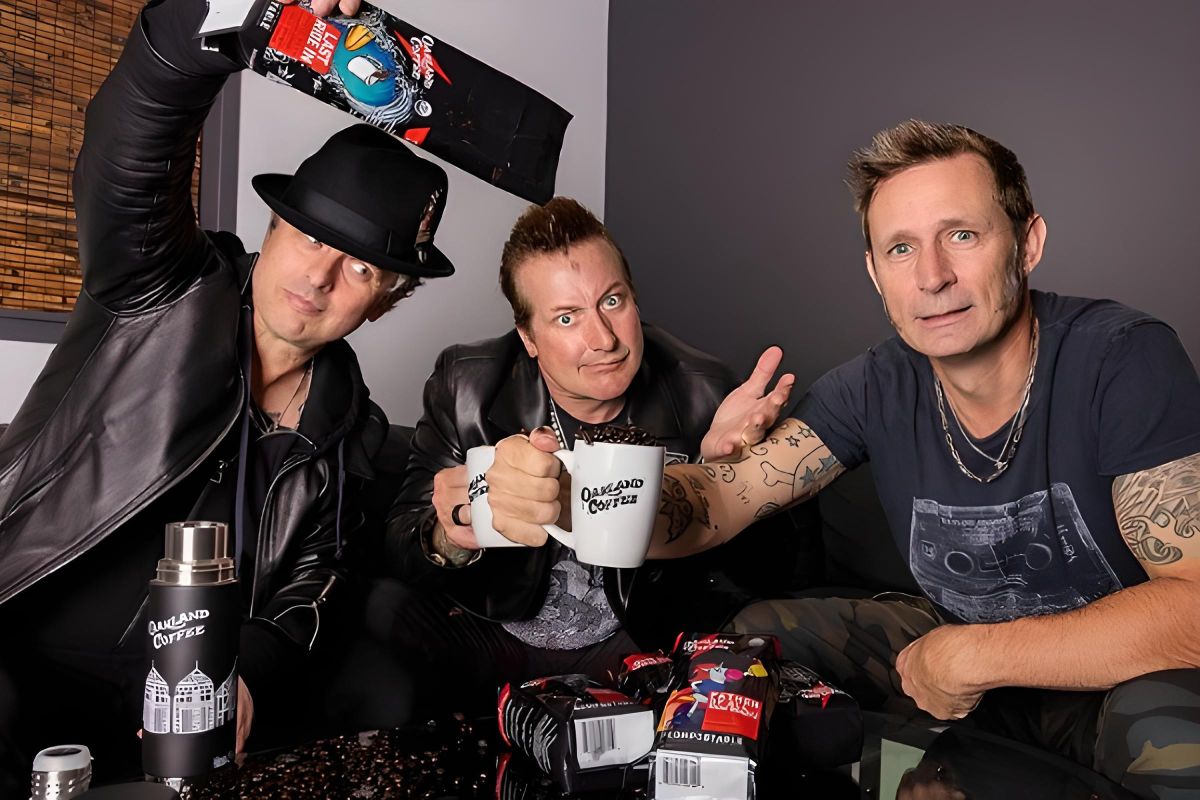 Film komedi terinspirasi perjalanan Green Day sedang diproduksi di AS Film komedi terinspirasi perjalanan Green Day sedang diproduksi di AS