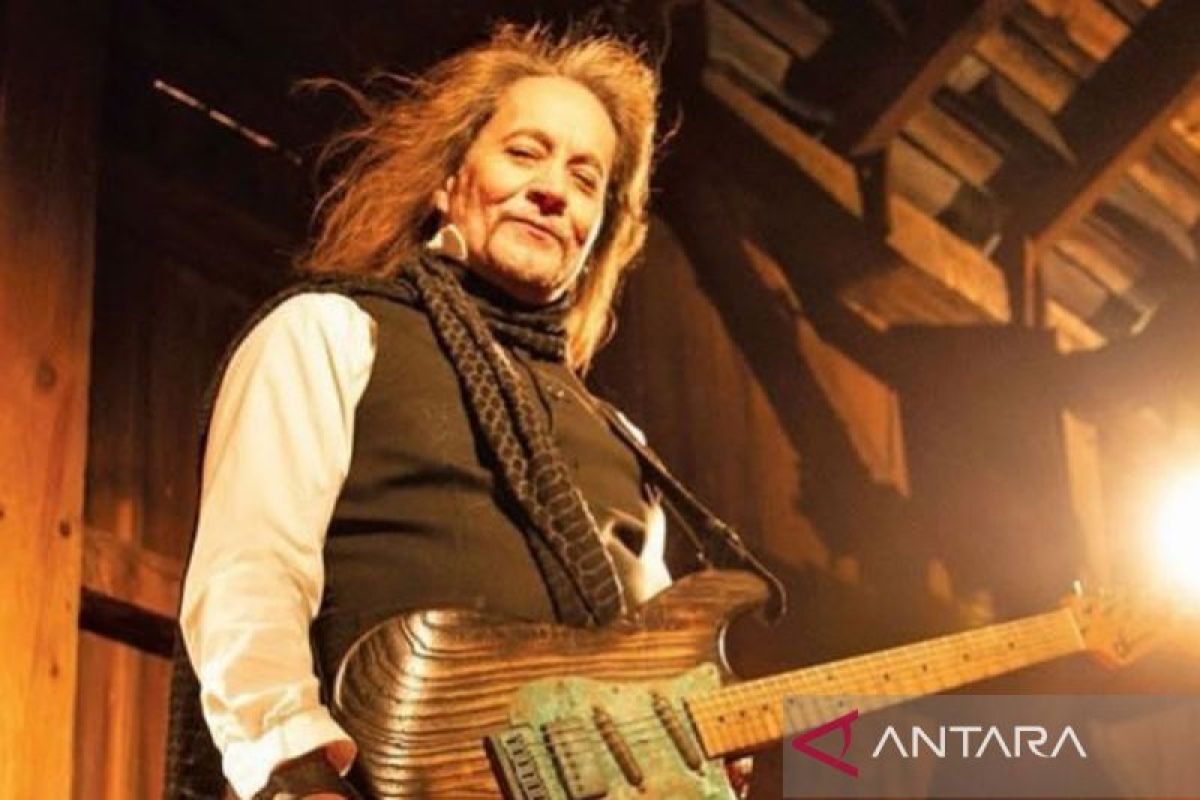 Ozzy Osbourne bisa kesulitan berjalan jika Parkinson memburuk Ozzy Osbourne bisa kesulitan berjalan jika Parkinson memburuk