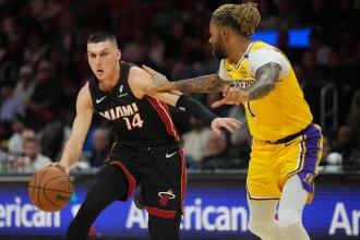 Tyler Herro erupts to carry Warmth to 41-point blowout win over Lakers as LeBron James snaps his 3-point dry spell Tyler Herro erupts to carry Warmth to 41-point blowout win over Lakers as LeBron James snaps his 3-point dry spell