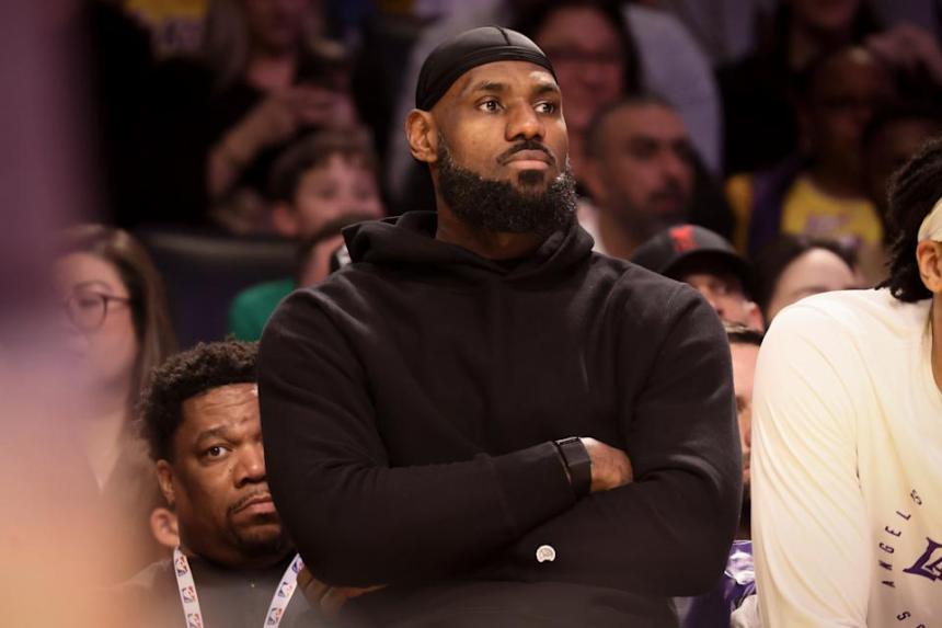 JJ Redick: LeBron James misses apply in excused absence, standing for Friday vs. Timberwolves unclear JJ Redick: LeBron James misses apply in excused absence, standing for Friday vs. Timberwolves unclear