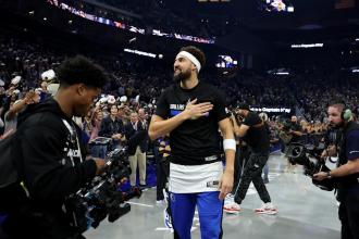 Klay Thompson’s emotional return a tribute to fierce competitors between mates Klay Thompson’s emotional return a tribute to fierce competitors between mates