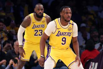 Historical past or hype? LeBron and Bronny James share highlight in symbolic, but advanced Lakers win Historical past or hype? LeBron and Bronny James share highlight in symbolic, but advanced Lakers win