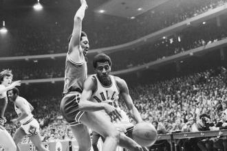 Longtime Bulls star Bob Love dies at 81 after most cancers battle Longtime Bulls star Bob Love dies at 81 after most cancers battle