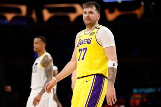 Luka Dončić drops 14 points in Lakers debut vs. Jazz as Dirk Nowitzki watches in support Luka Dončić drops 14 points in Lakers debut vs. Jazz as Dirk Nowitzki watches in support