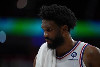 Joel Embiid sits out 4th quarter as Sixers lose to Nets, team considering 'alternative options' on injured knee Joel Embiid sits out 4th quarter as Sixers lose to Nets, team considering 'alternative options' on injured knee