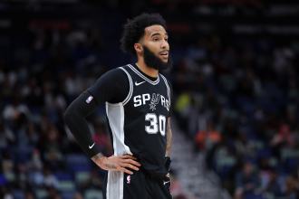 Kenrich Williams, Julian Champagnie ejected after fight breaks out in Thunder's matchup with Spurs Kenrich Williams, Julian Champagnie ejected after fight breaks out in Thunder's matchup with Spurs