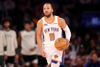 Jalen Brunson scores 44 in Knicks' 140–106 blowout of Bucks Jalen Brunson scores 44 in Knicks' 140–106 blowout of Bucks
