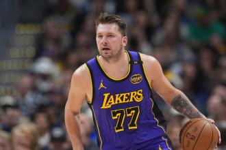 Lakers beat Clippers for fifth straight win behind 31 points from Luka Dončić, but Austin Reaves exits with calf soreness Lakers beat Clippers for fifth straight win behind 31 points from Luka Dončić, but Austin Reaves exits with calf soreness