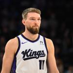 Kings C Domantas Sabonis leaves game vs. Rockets with apparent left hamstring injury Kings C Domantas Sabonis leaves game vs. Rockets with apparent left hamstring injury