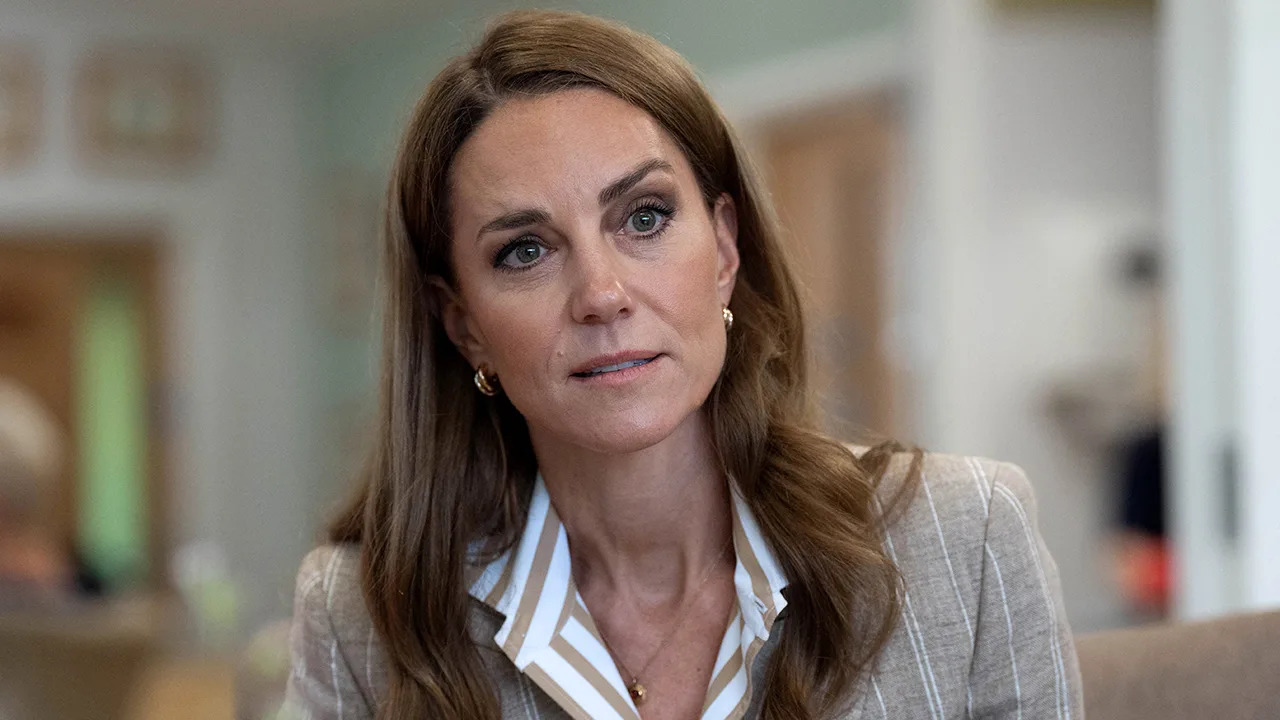Kate Confirms ‘Moments of Fear’ After She Admitted She’s Still ‘Not Able to Function Normally’ Following Her Cancer Kate Confirms ‘Moments of Fear’ After She Admitted She’s Still ‘Not Able to Function Normally’ Following Her Cancer