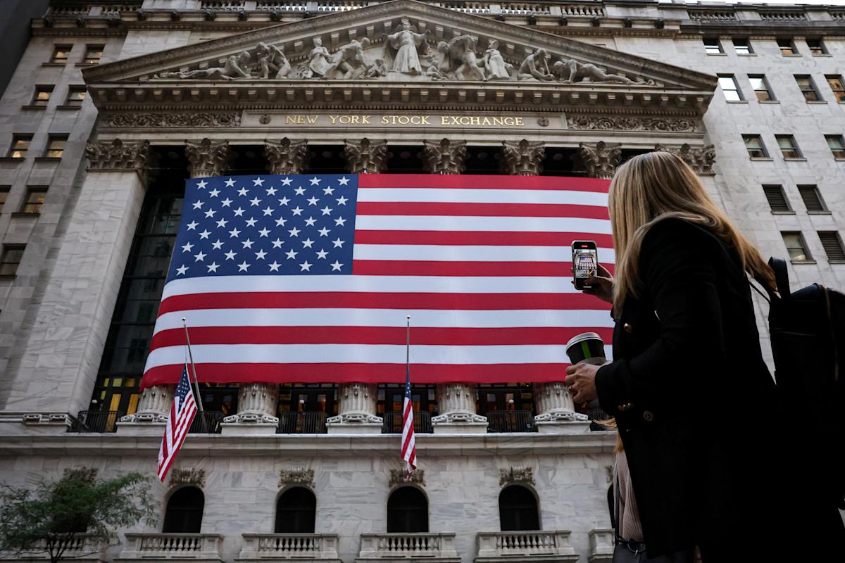 Nasdaq notches 5th straight record, Dow tumbles as Wall Street gears up for Fed week Nasdaq notches 5th straight record, Dow tumbles as Wall Street gears up for Fed week