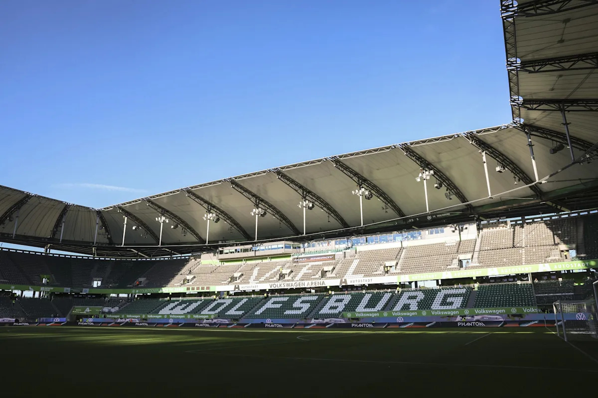 Official | Wolfsburg appoint Paul Simonis as their new head coach Official | Wolfsburg appoint Paul Simonis as their new head coach