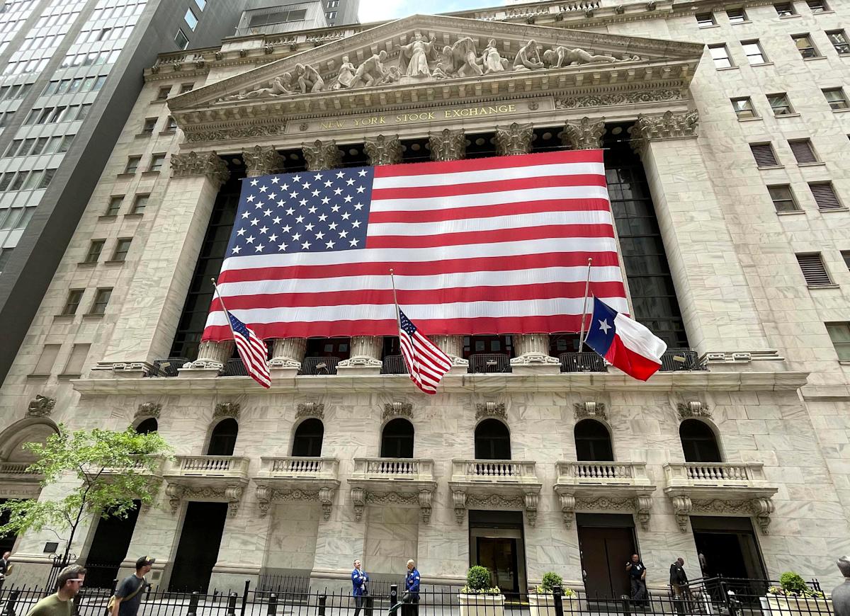 Stock market today: Dow, S&P 500, Nasdaq sink as Treasury yields jump amid tariff, Fed uncertainty – Yahoo Finance Stock market today: Dow, S&P 500, Nasdaq sink as Treasury yields jump amid tariff, Fed uncertainty – Yahoo Finance