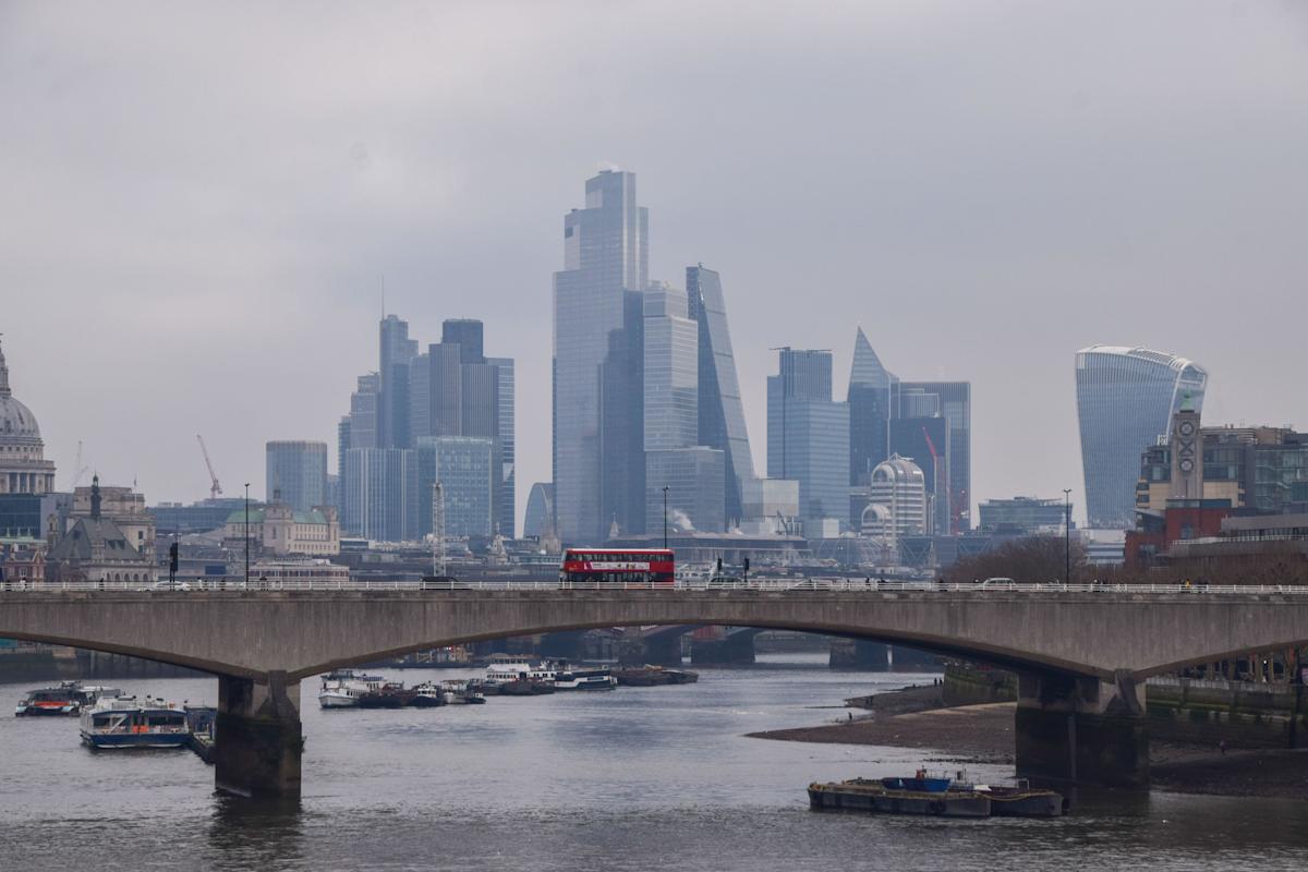 Stocks muted as London hosts US-China trade talks Stocks muted as London hosts US-China trade talks