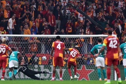 Alisson Becker injury news — Liverpool goalkeeper hurt, Mamardashvili enters Champions League match Alisson Becker injury news — Liverpool goalkeeper hurt, Mamardashvili enters Champions League match