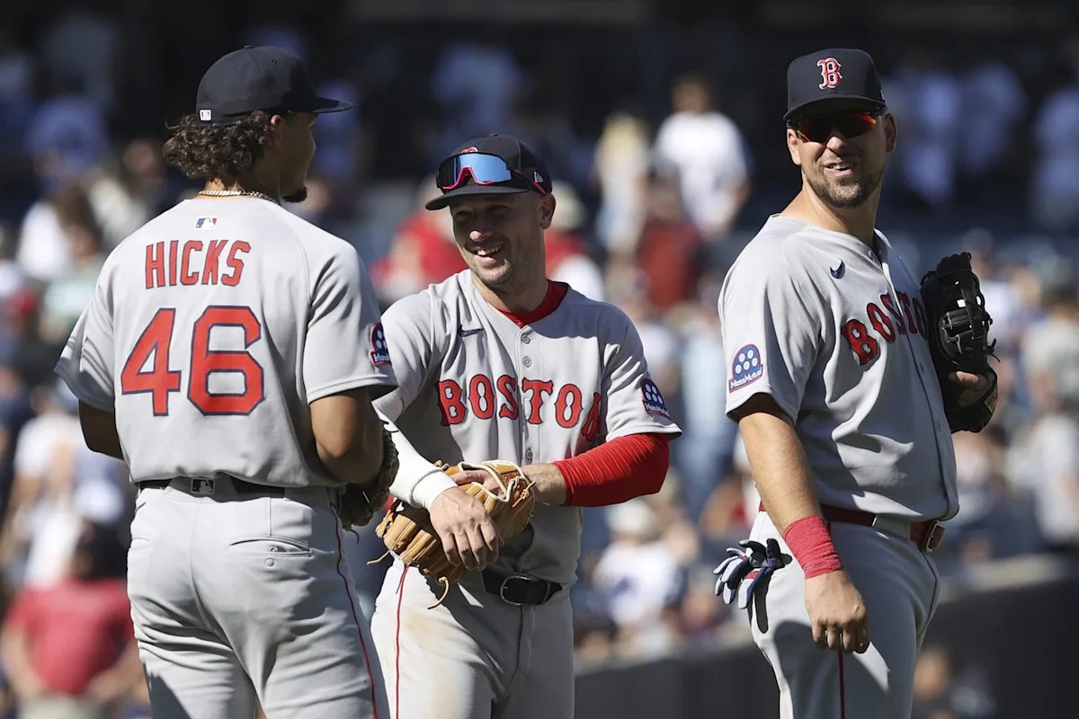 Red Sox rout Yankees 12-1, Crochet strikes out 11 Red Sox rout Yankees 12-1, Crochet strikes out 11
