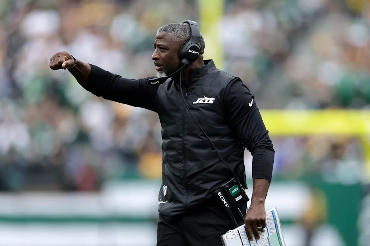 Did Aaron Glenn send harsh message cutting returner who fumbled? Jets players say it’s not that simple Did Aaron Glenn send harsh message cutting returner who fumbled? Jets players say it’s not that simple