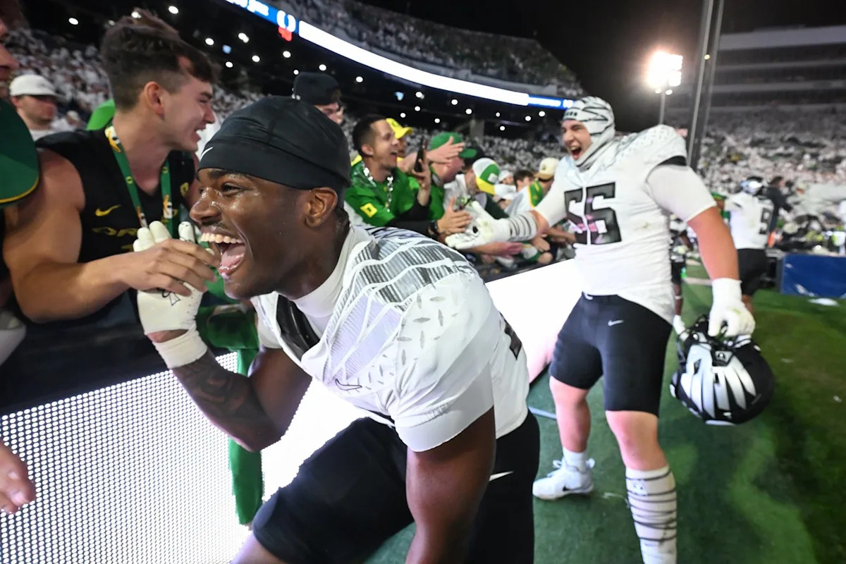 Oregon outlasts Penn State 30-24 in double overtime Oregon outlasts Penn State 30-24 in double overtime