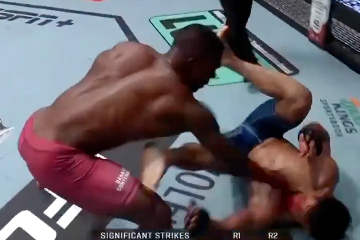 DWCS 86 video: Michael Oliveira brutalizes Victor Valenzuela DWCS 86 video: Michael Oliveira brutalizes Victor Valenzuela