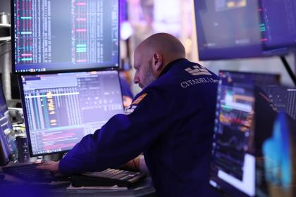 S&P 500 posts worst week since September as Trump tariffs rattle markets S&P 500 posts worst week since September as Trump tariffs rattle markets