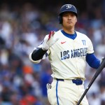 Shohei Ohtani hits 2 HR, Clayton Kershaw pitches 7 scoreless innings as Dodgers regain 1st place over Giants Shohei Ohtani hits 2 HR, Clayton Kershaw pitches 7 scoreless innings as Dodgers regain 1st place over Giants