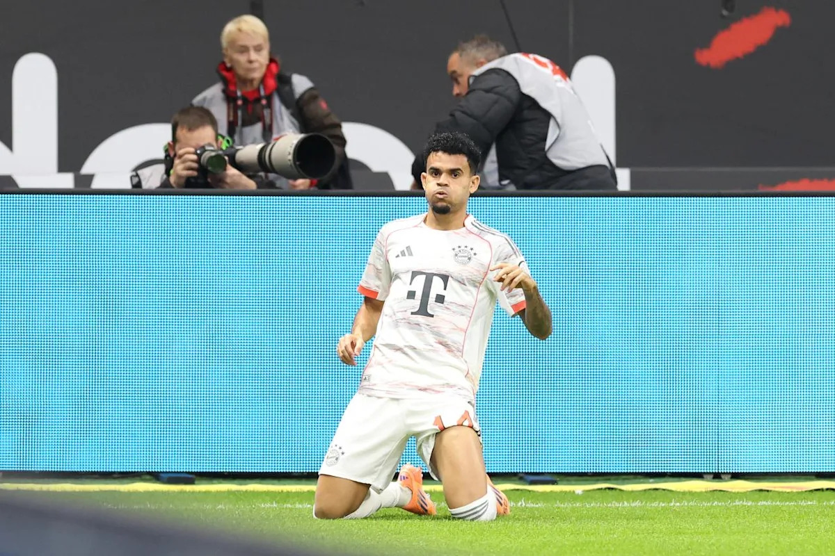 Díaz brace guides Bayern to ruthlessly efficient victory in Frankfurt Díaz brace guides Bayern to ruthlessly efficient victory in Frankfurt