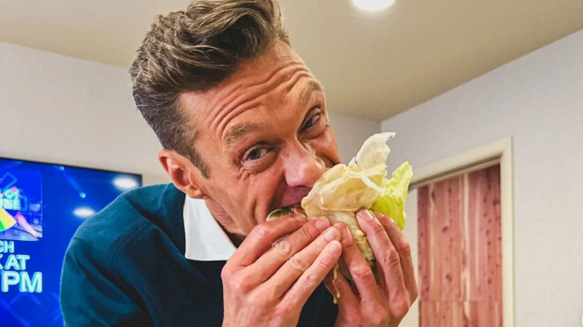 Ryan Seacrest Fills His Face at Food Truck Ryan Seacrest Fills His Face at Food Truck