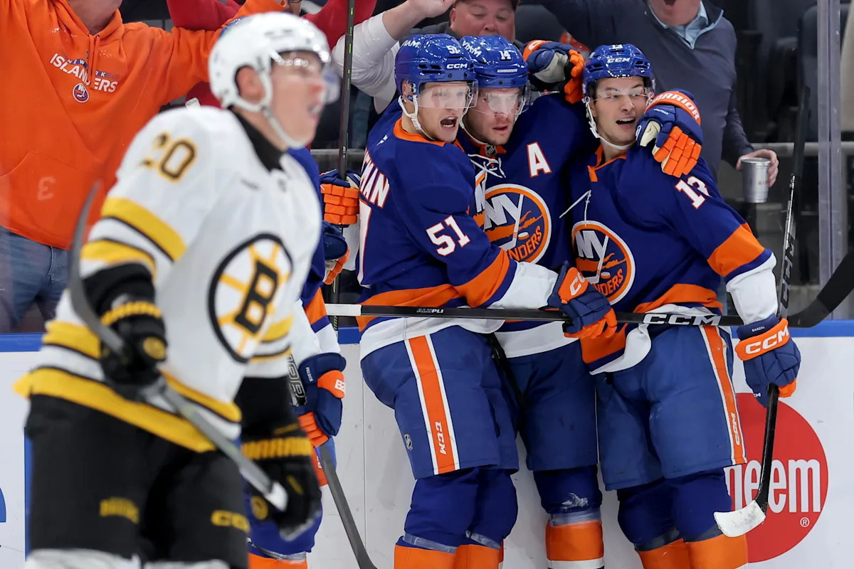 While Schaefer Steals The Spotlight, Horvat Is Driving the Islanders While Schaefer Steals The Spotlight, Horvat Is Driving the Islanders