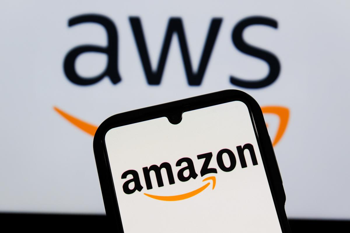 Amazon’s AWS outage has knocked services like Alexa, Snapchat, Fortnite, Venmo and more offline Amazon’s AWS outage has knocked services like Alexa, Snapchat, Fortnite, Venmo and more offline