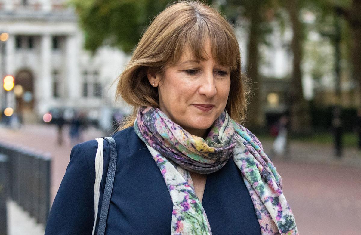 Stocks slip as UK economy grows just 0.1% and trade deficit widens Stocks slip as UK economy grows just 0.1% and trade deficit widens