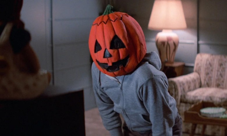 A common complaint against Halloween III is technically false A common complaint against Halloween III is technically false