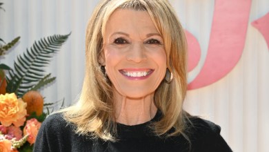 Vanna White’s future on the “Wheel of Fortune” would depend on another detail of contract Vanna White’s future on the “Wheel of Fortune” would depend on another detail of contract