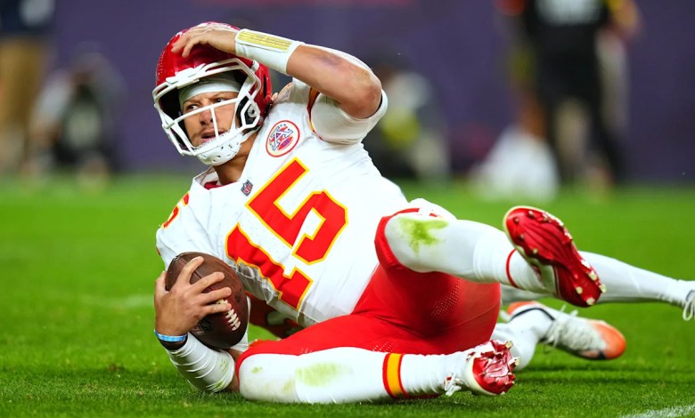 Forget about winning the AFC West. Mahomes, Chiefs risk missing playoffs after loss to Broncos Forget about winning the AFC West. Mahomes, Chiefs risk missing playoffs after loss to Broncos