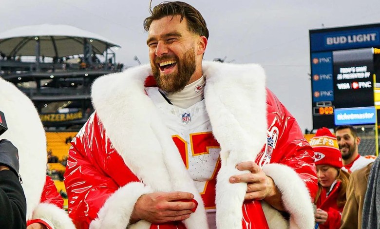 Travis Kelce Transforms into Animated Elf for Chefs’ Holiday Video – With Special Guest as Narrator Travis Kelce Transforms into Animated Elf for Chefs’ Holiday Video – With Special Guest as Narrator