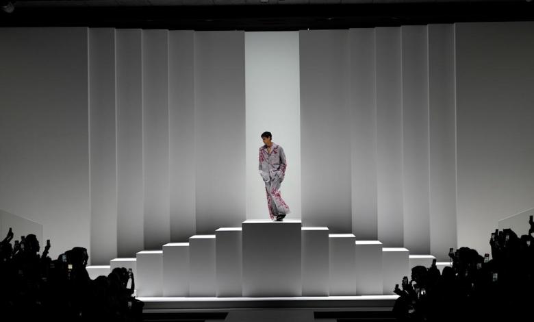 Dolce & Gabbana kisses the ridé romance for the spring of 2026 Dolce & Gabbana kisses the ridé romance for the spring of 2026