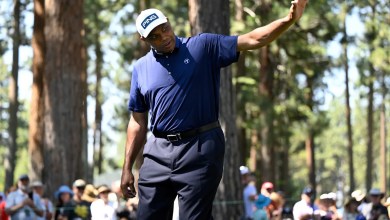 Charles Barkley Troupe for Eagle in the best career round at the American Century Championship: “I shoot Steph Curry” Charles Barkley Troupe for Eagle in the best career round at the American Century Championship: “I shoot Steph Curry”