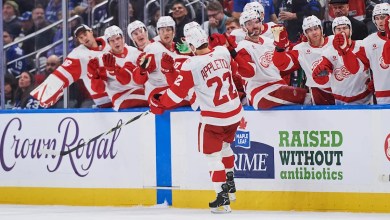 Mason Appleton scores in final minute to power Red Wings past Maple Leafs 3-2 Mason Appleton scores in final minute to power Red Wings past Maple Leafs 3-2